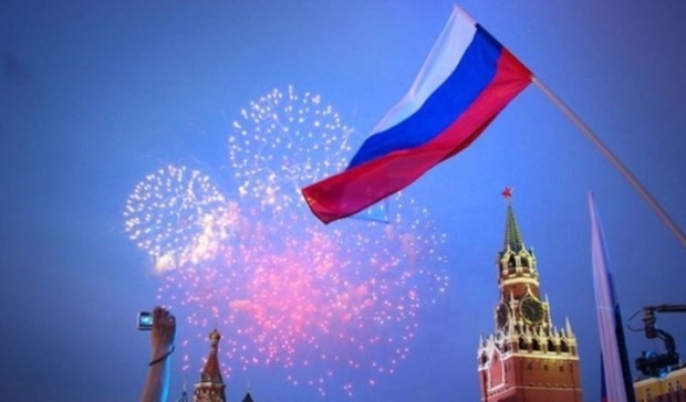 Leaders extend congratulations on Russia Day
